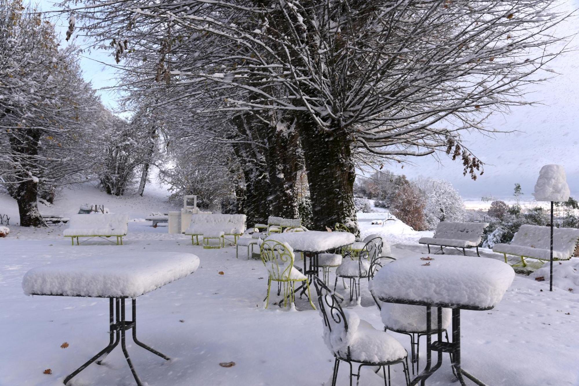 Вилла Le Domaine De Dony Balbins Экстерьер фото