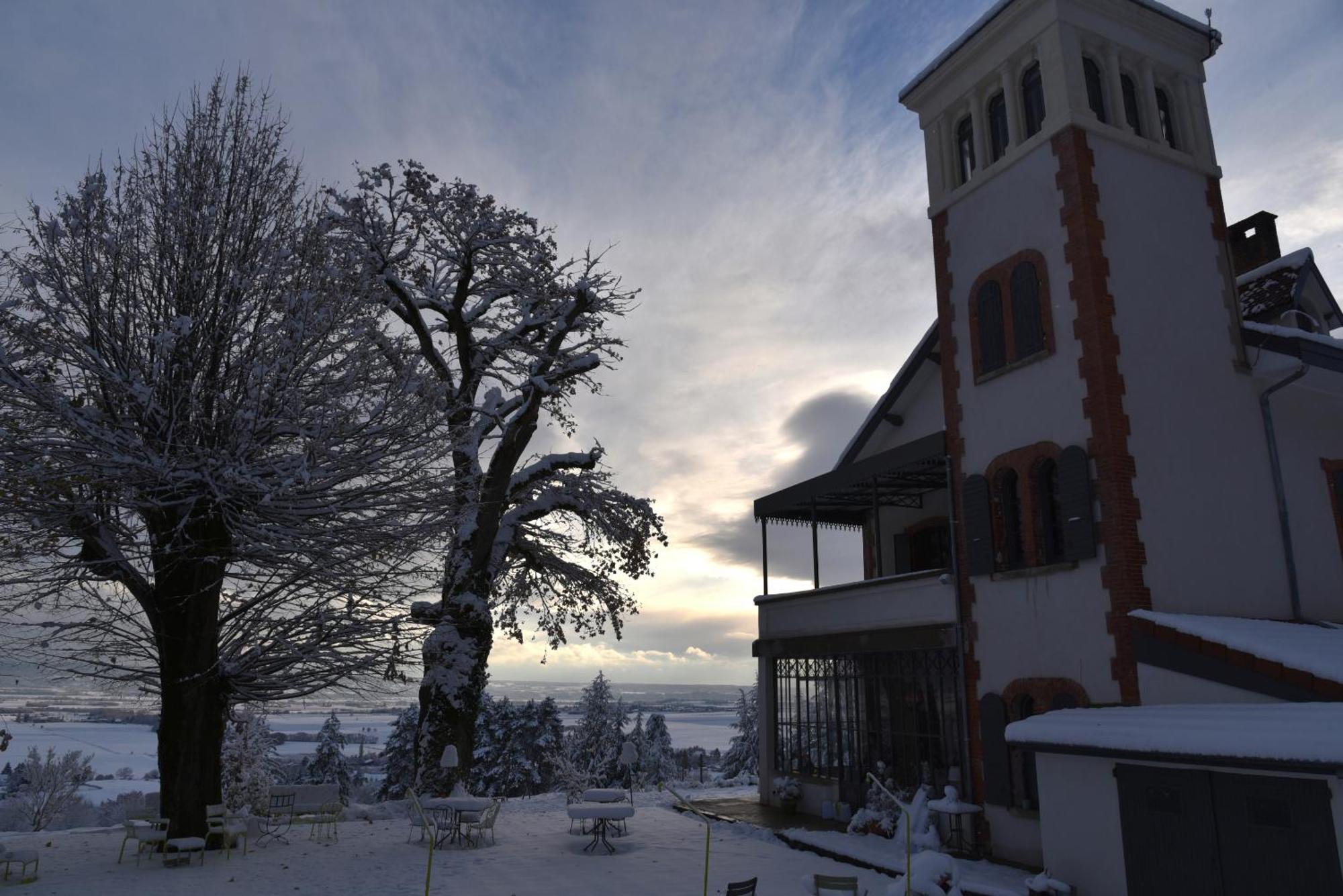 Вилла Le Domaine De Dony Balbins Экстерьер фото